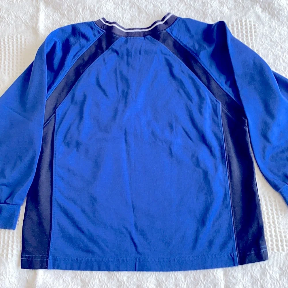 Oshkosh Boys long sleeve shirt. Size 7.  Blue